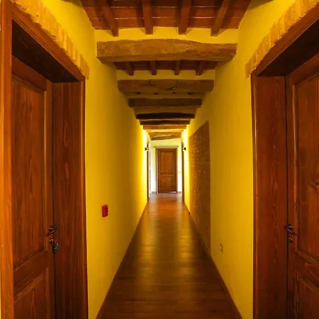 Hotell Sacro E Profano Albania *