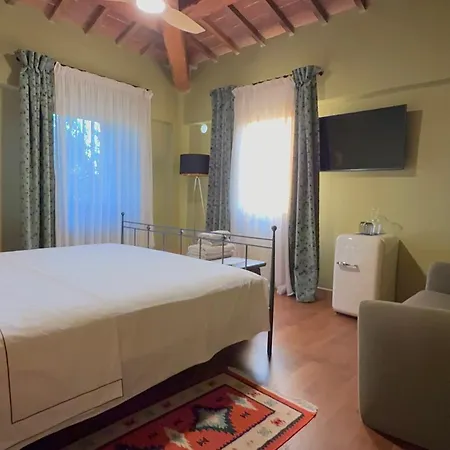 Sacro E Profano Albania Hotel *