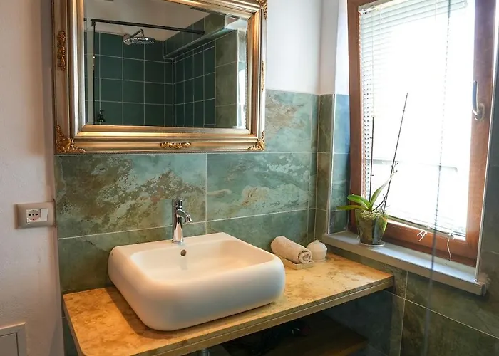 Hotell Sacro E Profano Albania *